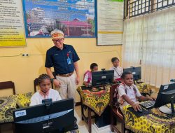 PT Angkasa Pura I Bandara Sentani Salurkan 8 Unit Komputer Kepada SD Inpres Sereh Sentani