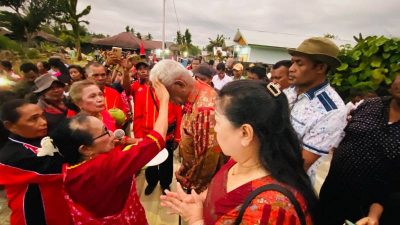Disambut dengan prosesi Adat, inilah cara Keluarga Sinsabang Yamtimur jagokan Pasangan JOEL