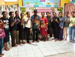 Mahasiswa Fak-Fak di Jayapura Terima Bantuan Bahan Pokok dari Ondofolo Kampung Yoka