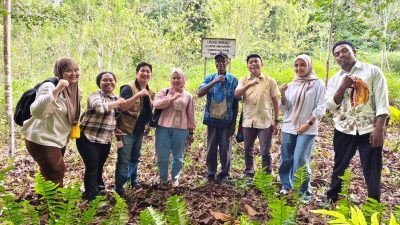 Bersama Kemendes PDT, Billy Mambrasar Latih dan Beri Modal Usaha kepada 1,700 Rumah Tangga di Papua